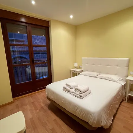 Berrueta 11-1b Colegiata Apartman *